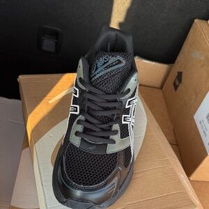 ASICS Men's Black and Gray Athletic Shoes